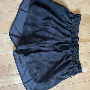 Lululemon Black Camo Track That Mid Rise Lined Shorts 5”